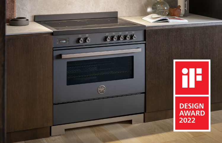 Freestanding cooker with induction top
